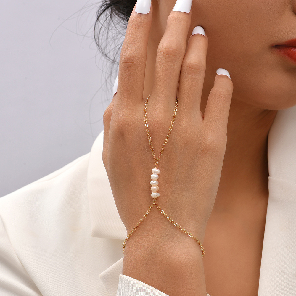 European and American cross-border Amazon five-pointed star butterfly sequin chain ring connected bracelet hand jewelry Yiwu manufacturer