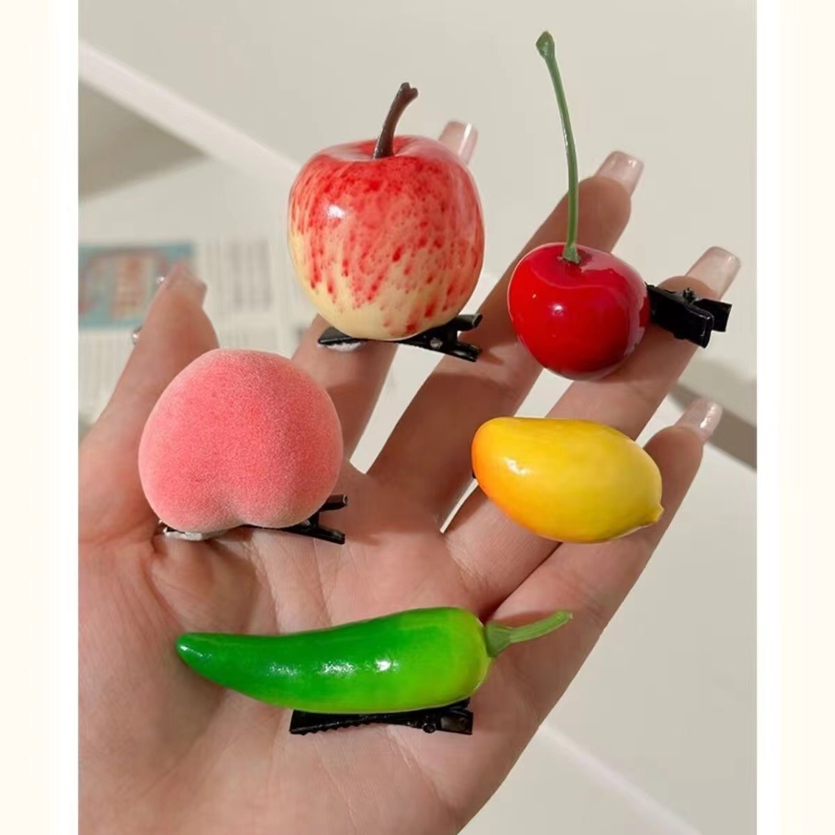 10 *PCS Internet celebrity hair clips, one yuan stall, funny simulation fruit and vegetable hair clips, party fun headwear, children's hair clips and hairpins.