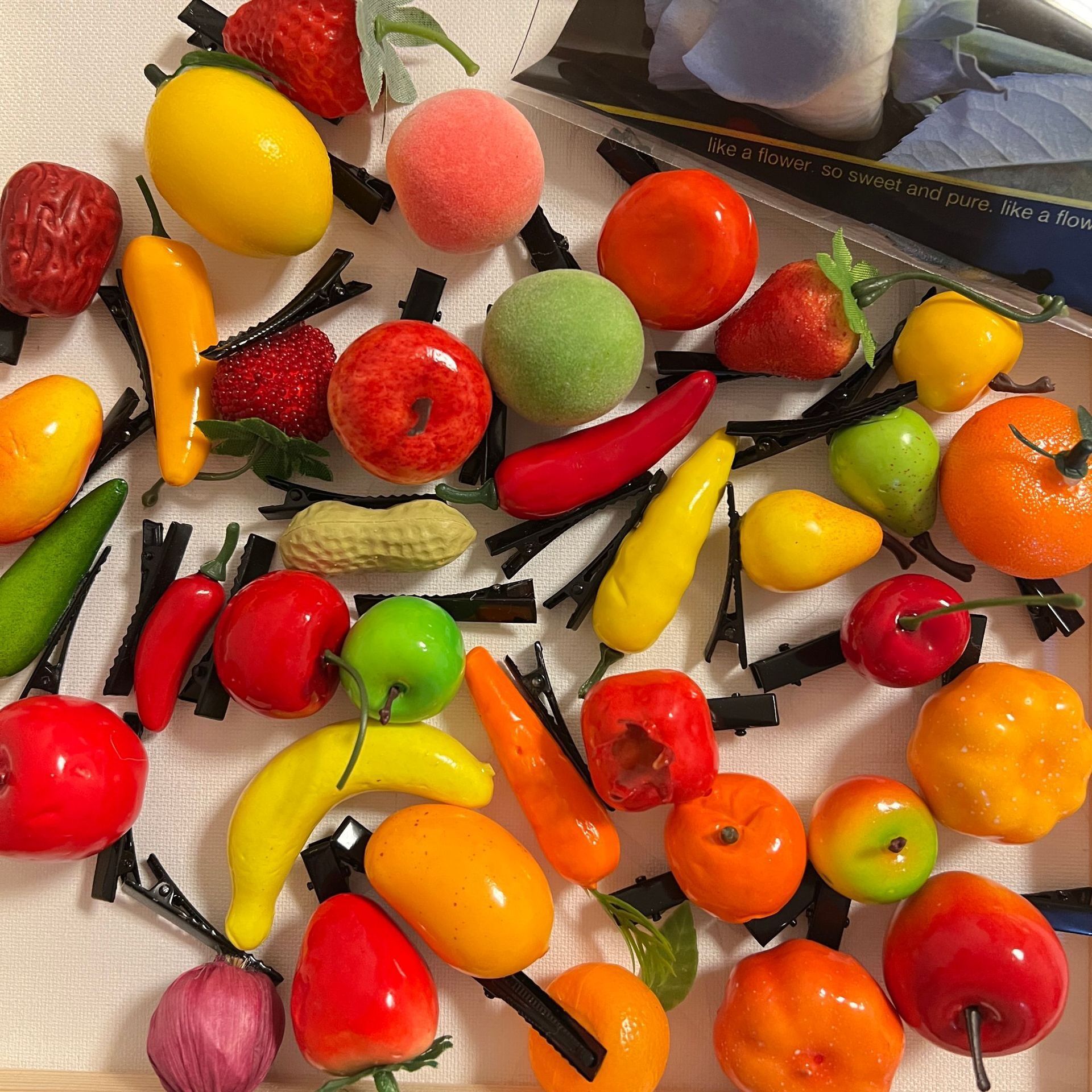 10 *PCS Internet celebrity hair clips, one yuan stall, funny simulation fruit and vegetable hair clips, party fun headwear, children's hair clips and hairpins.