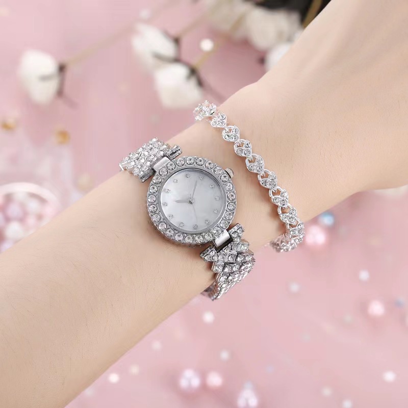 Spot watch online red cross-border dithering popular simple digital small dial ladies diamond inlaid quartz bracelet watch students