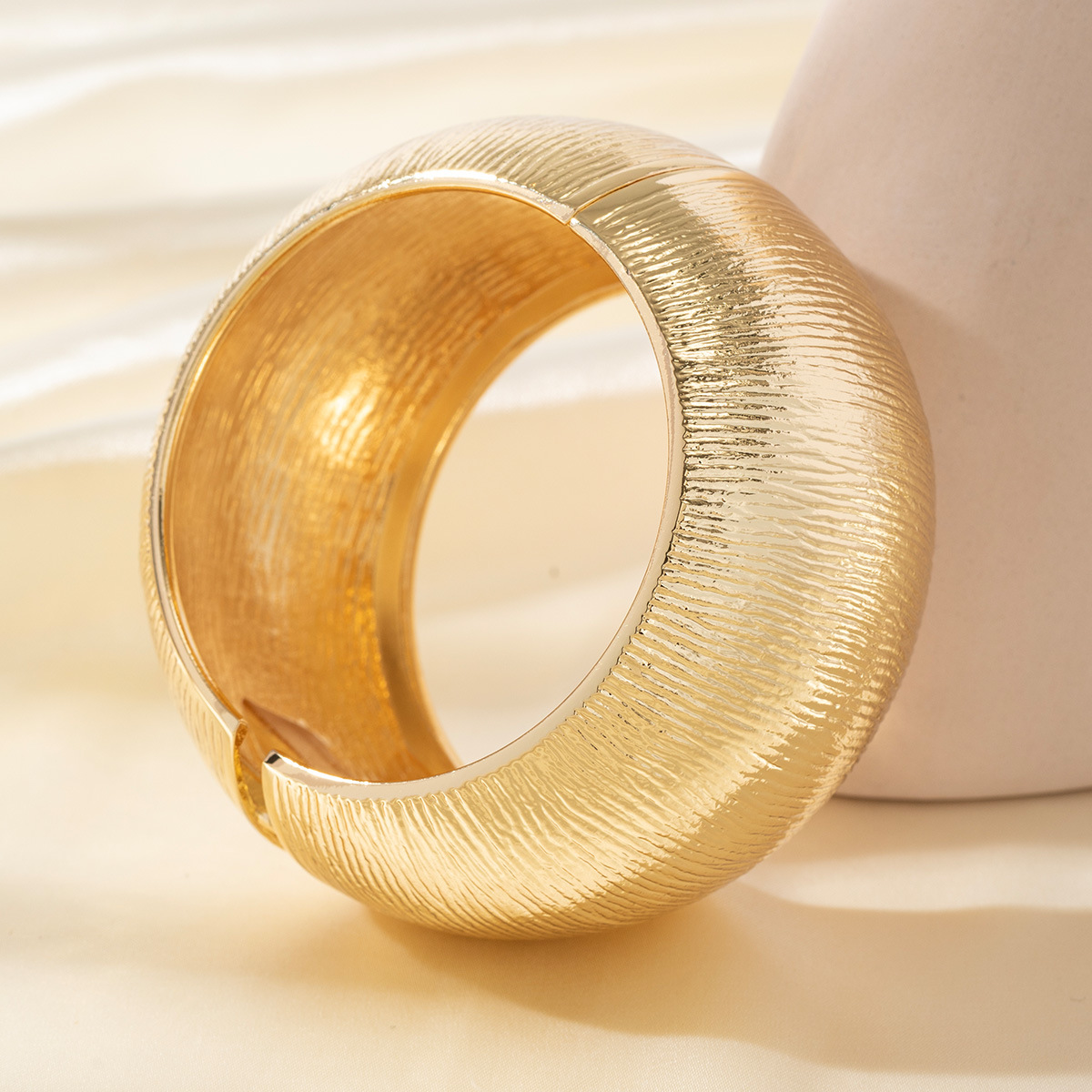 2 * PCS 25 New Explosive Product Texture Exaggerated Large Bracelet for Women Chunky Golden Wrinkle Bracelet, Hot Selling Cross border in Europe and America