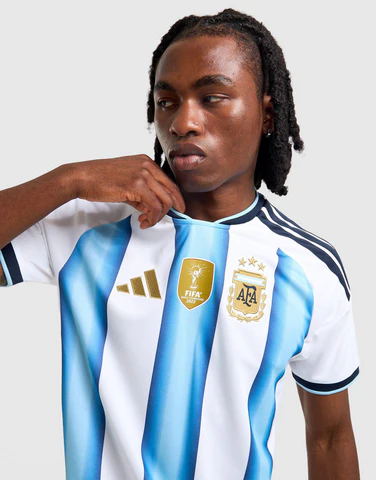 💙 CELESTE GLORY • WORLD CUP 2026 EDITION ⚽🇦🇷 Argentina Home Jersey – Fan Football Kit 🔥 Sky Blue & White Stripes 🏆 Lightweight Breathable Sports Wear