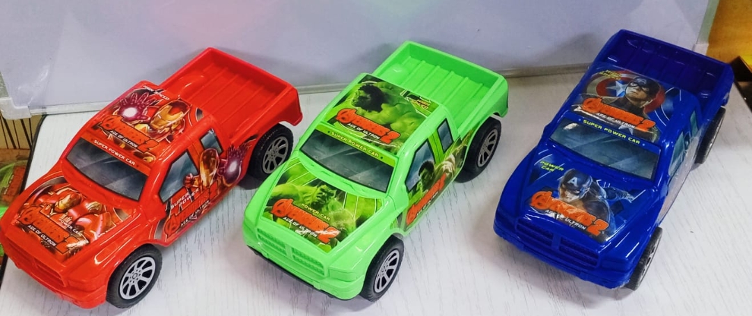 Marvel Avengers Friction Pickup Truck Toy Cars Iron Man Hulk Captain America Plastic Superhero Action Vehicles Battery-Free Kids Toy Trucks for Indoor and Outdoor Play Ages 3+