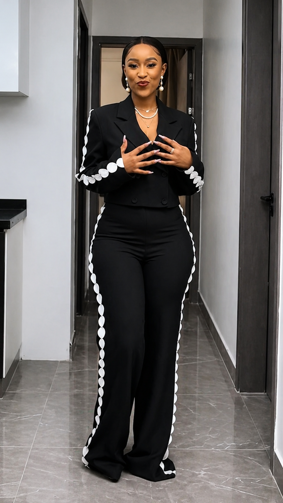 Elegant White Two-Piece Women’s Suit Set – Tailored Blazer & Pant