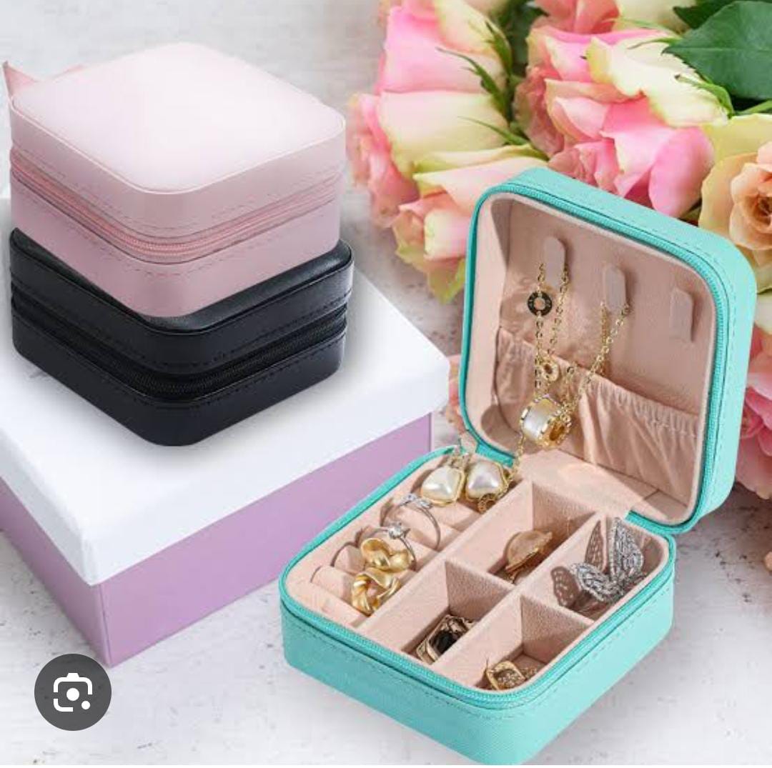 Jewelry Box Travel, Mini Jewelry Travel Case Portable Jewellery Storage Organizer Box for Rings Earrings Necklaces Women Girls ( Size 10 *10 *5 cm)