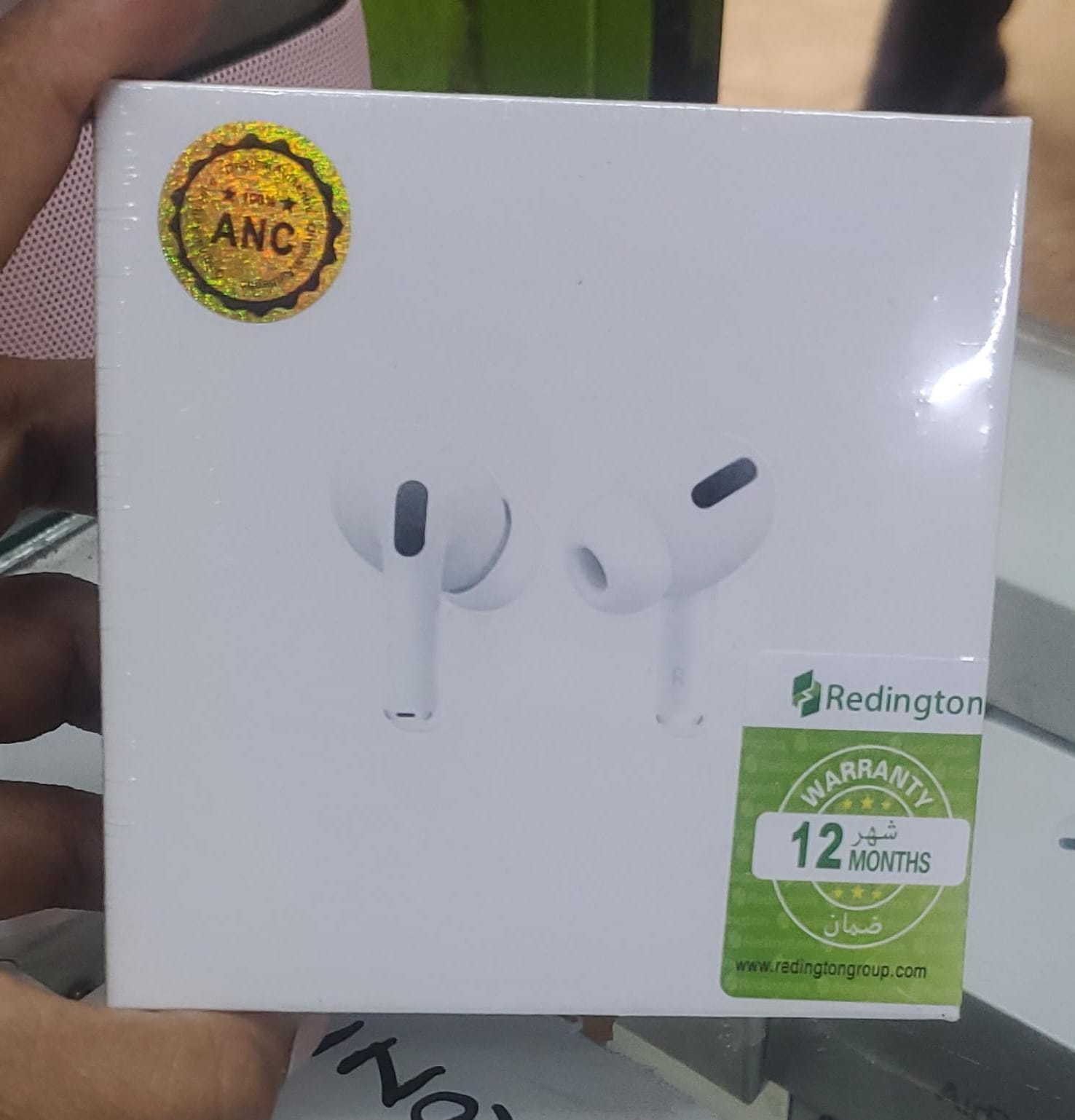 Apple Airpods pro bluetooth earpods, can withstand power for upto 5 days standby