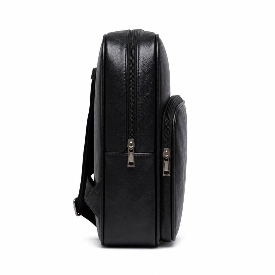 Leather bag Backpack – Stylish, Durable & Multi-Functional Bag for Men and Women.  Work bag, Laptop Bag school bag, travel bag, or casual outings. Black/Brown