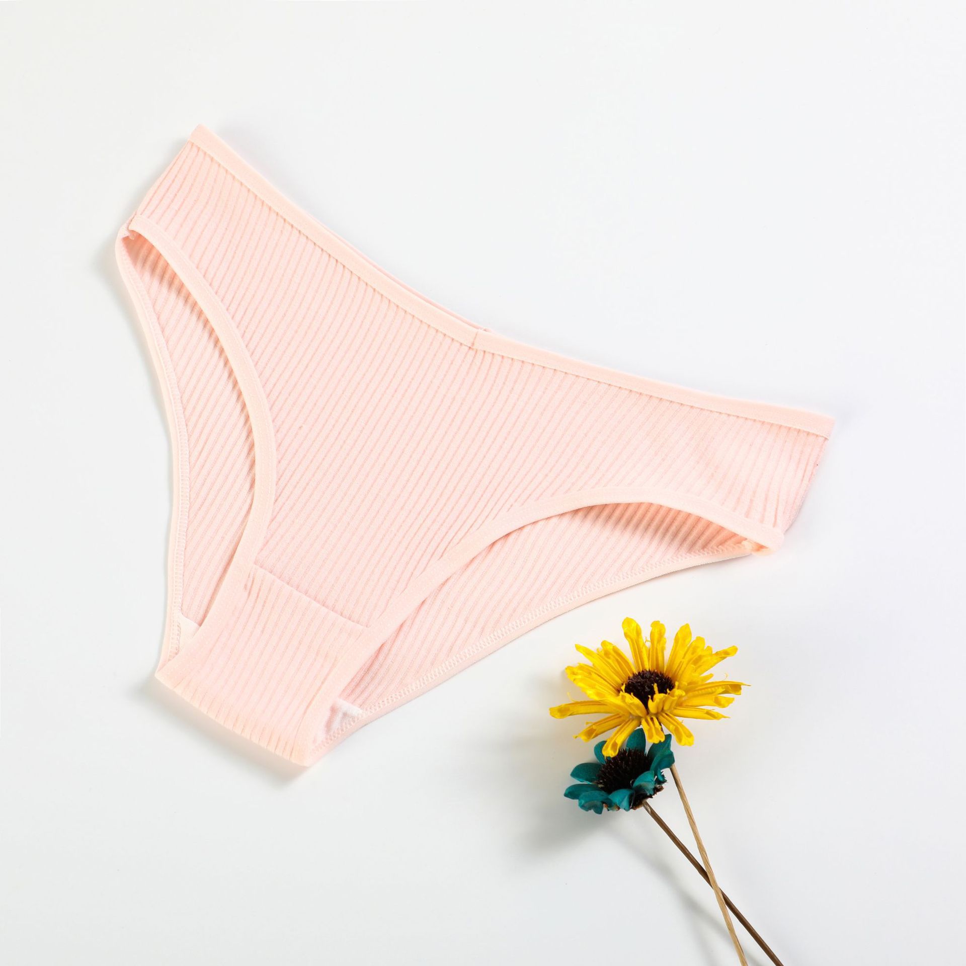 Good Quality Women's Seamless Underwear Thongs Panties Assorted Lace Splice G-string Invisible Briefs Underwear Panties Ladies Soft Breathable Cotton Triangle Panties M148