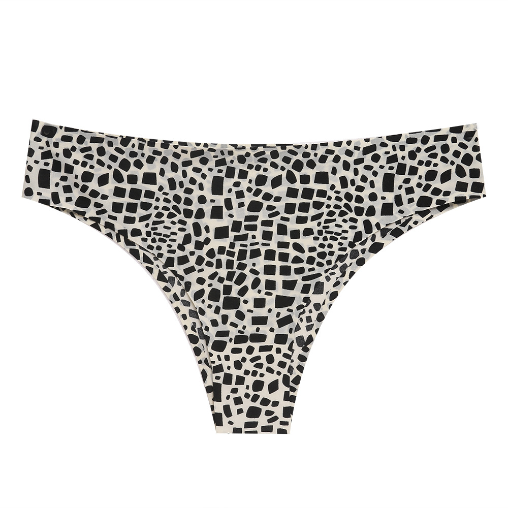 Sexy Women's LEOPARD Seamless Underwear Thongs Panties Assorted Lace Edge Shorts Boxer Splice G-string Invisible Briefs Underwear Panties Ladies Floral Ice Silk Hollow-out Triangle Panties M143