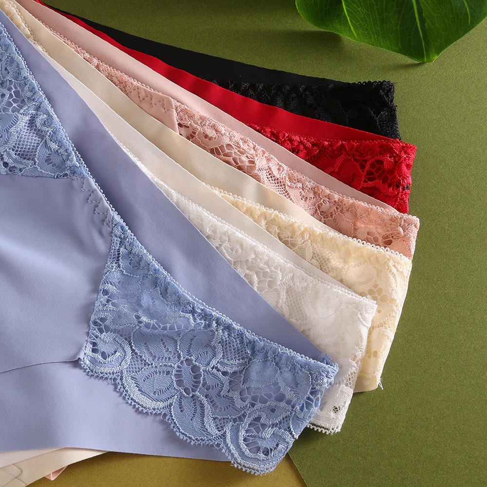 New Arrival Women's Seamless Underwear Thongs Panties Assorted Lace Splice G-string Invisible Briefs Underwear Panties Ladies Soft Breathable Ice Silk Hollow-out Triangle Panties M147