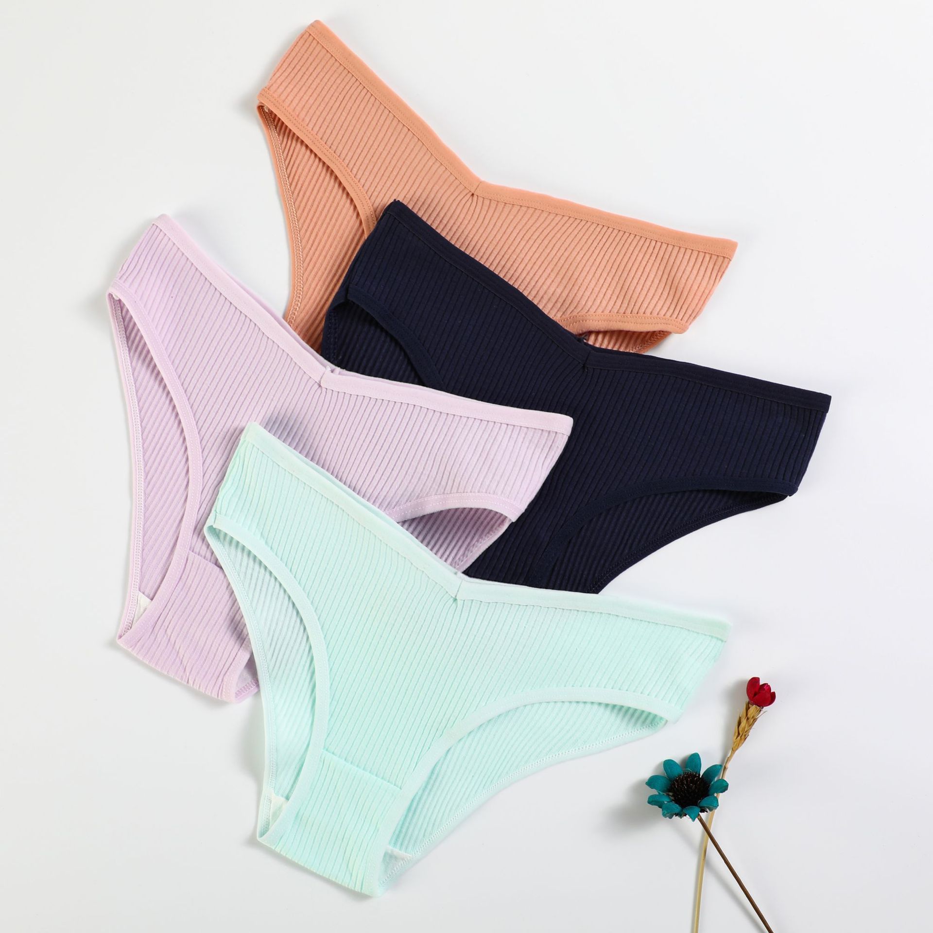 Good Quality Women's Seamless Underwear Thongs Panties Assorted Lace Splice G-string Invisible Briefs Underwear Panties Ladies Soft Breathable Cotton Triangle Panties M148