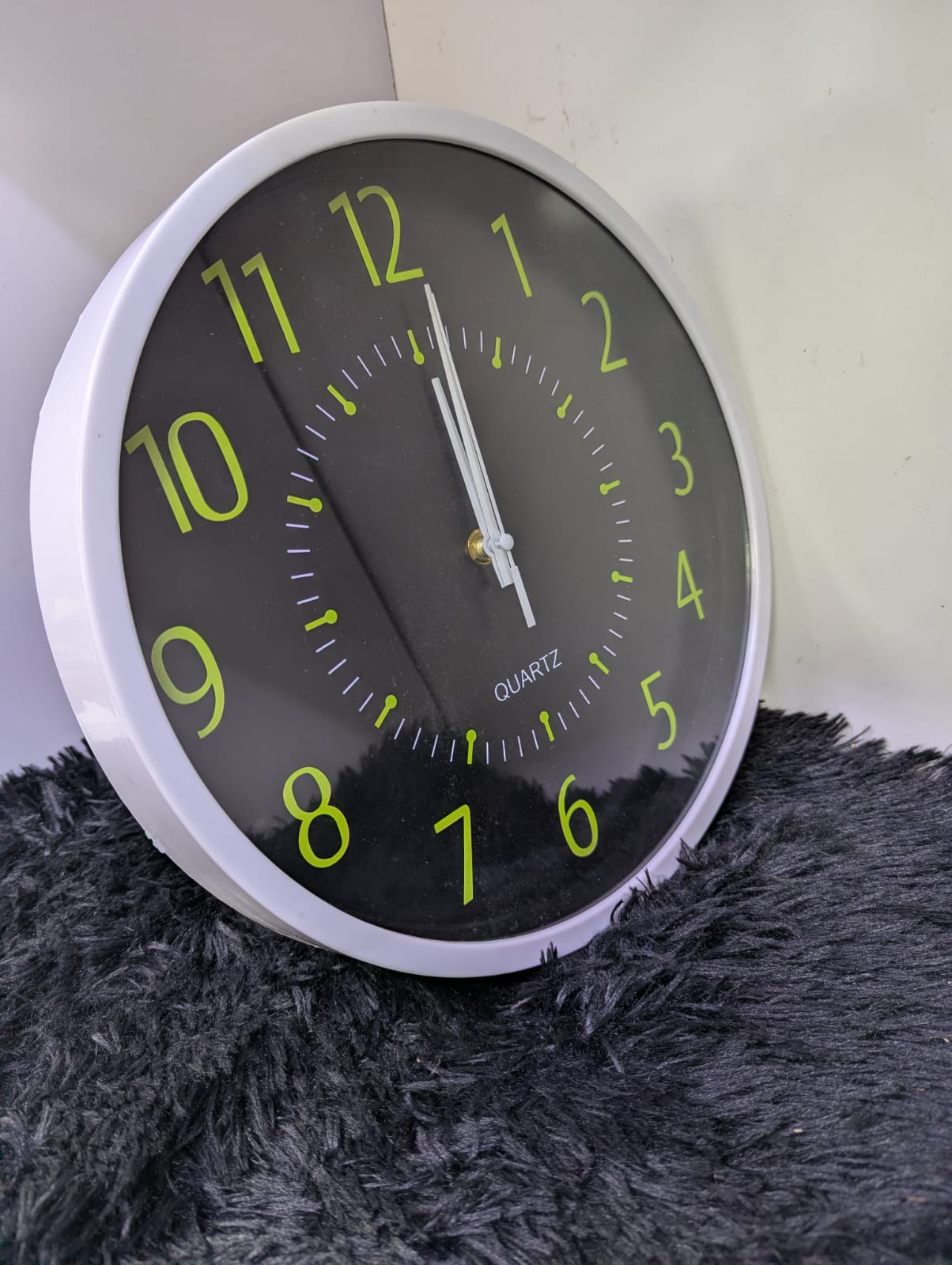 30cm Silent Wall Clock – Modern Large Number Round Clock with Quartz Movement, Non-Ticking Decorative Clock for Home Office Bedroom Living Room Kitchen