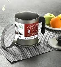 1.4L Strainer Oil Cooking Oil Filter Storage Oil Container Leakage Proof Oil Strainer Kitchen Oil Tank Cooking Oil Stainless-Steel Oil Filter Storage .Designed to remove food particles and impurities.
