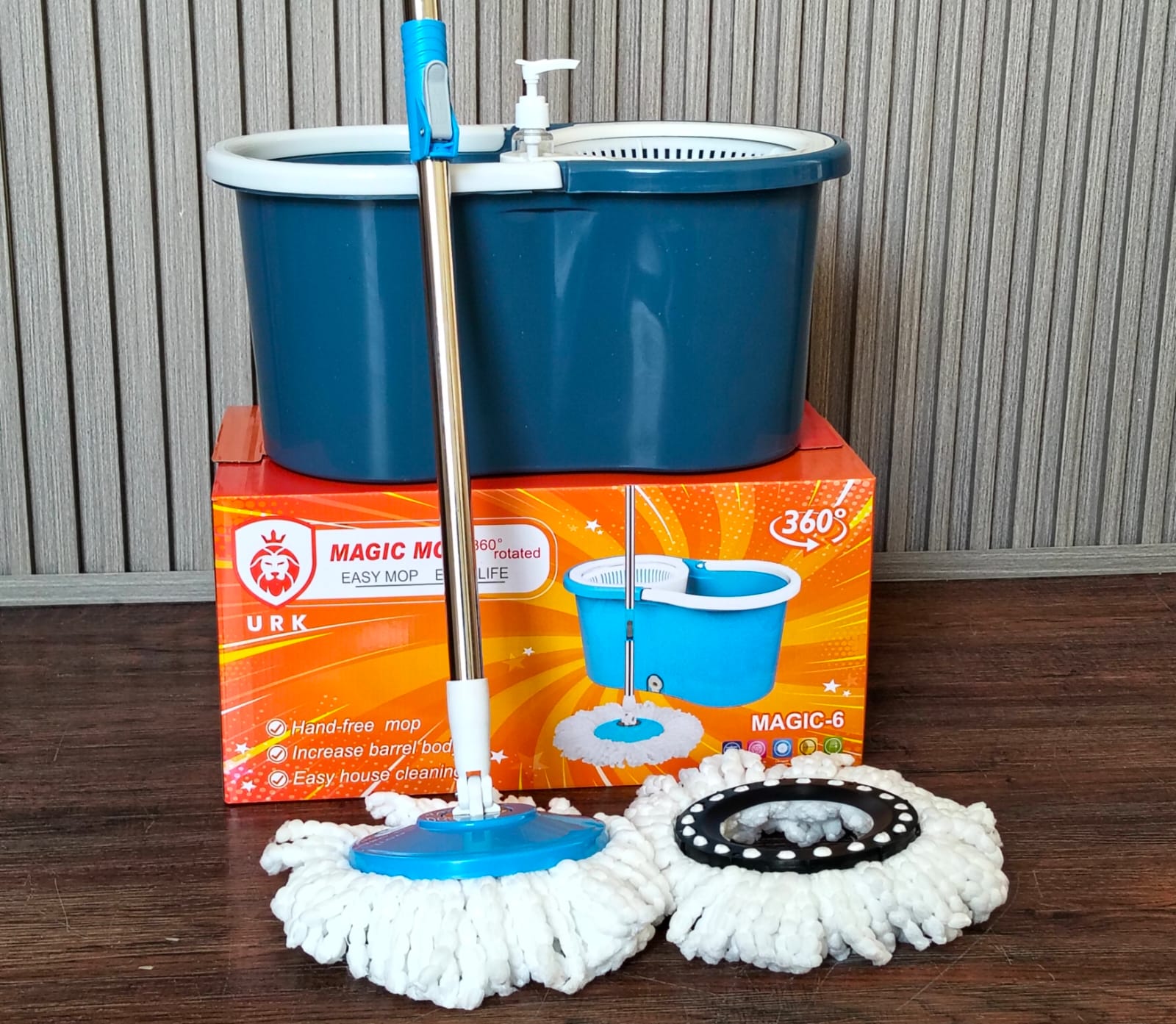 UrK Spin Mop with Bucket Hand-Free 360° Rotating Floor Mop