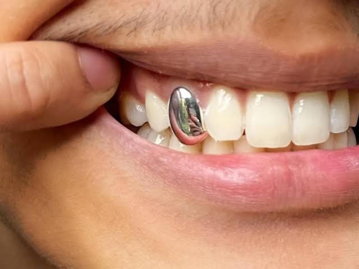 Original Gold Trendy Rock Rapper Hip Hop Grillz Caps Mold Top & Bottom Grill Body Jewelry Single Teeth