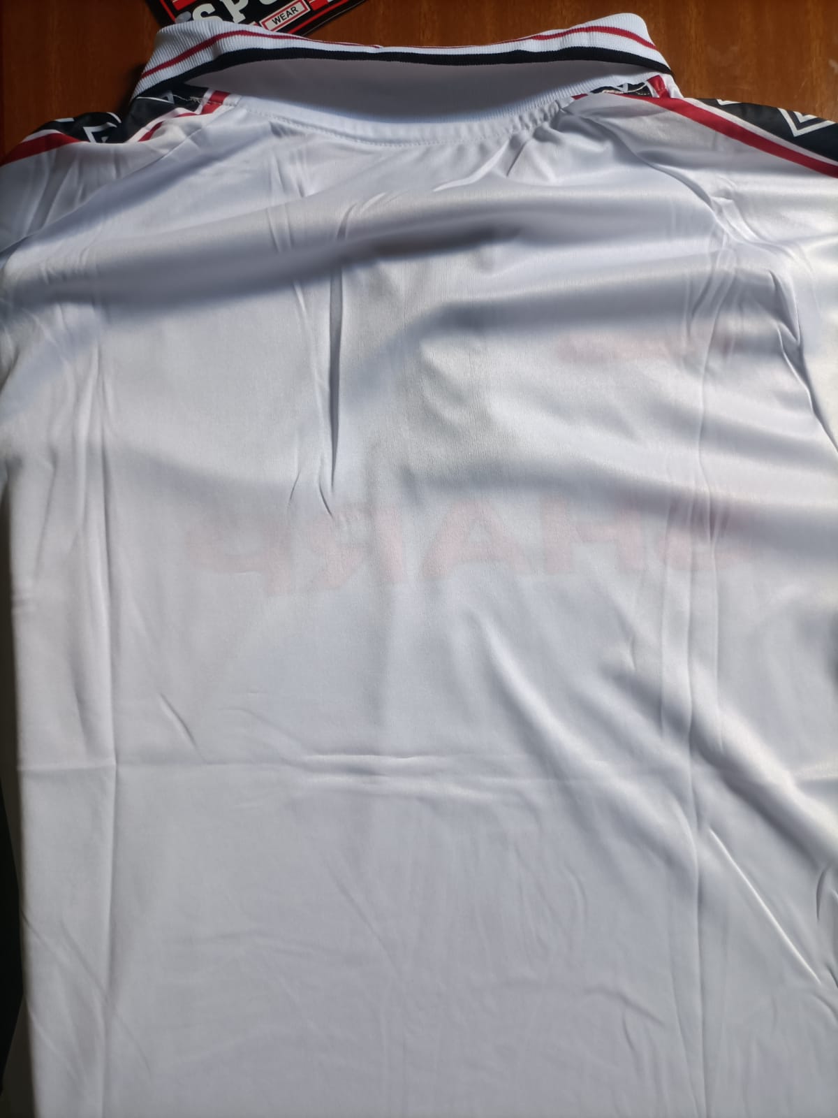 Iconic Manchester United 1998-2000 Away Jersey. Own a piece of football royalty. This isn’t just a jersey—it’s a tribute to one of the most legendary eras in Manchester United’s history.