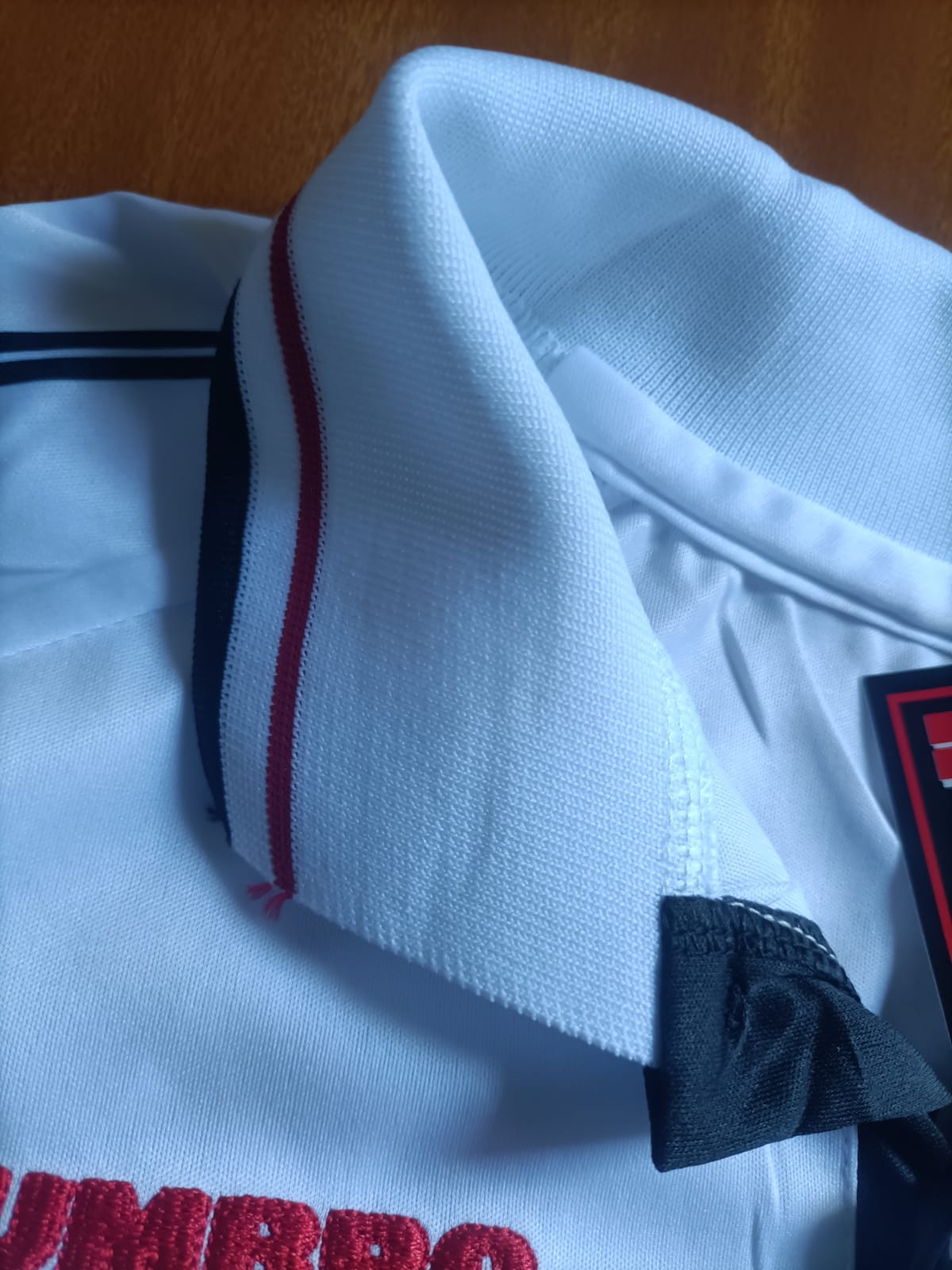 Iconic Manchester United 1998-2000 Away Jersey. Own a piece of football royalty. This isn’t just a jersey—it’s a tribute to one of the most legendary eras in Manchester United’s history.