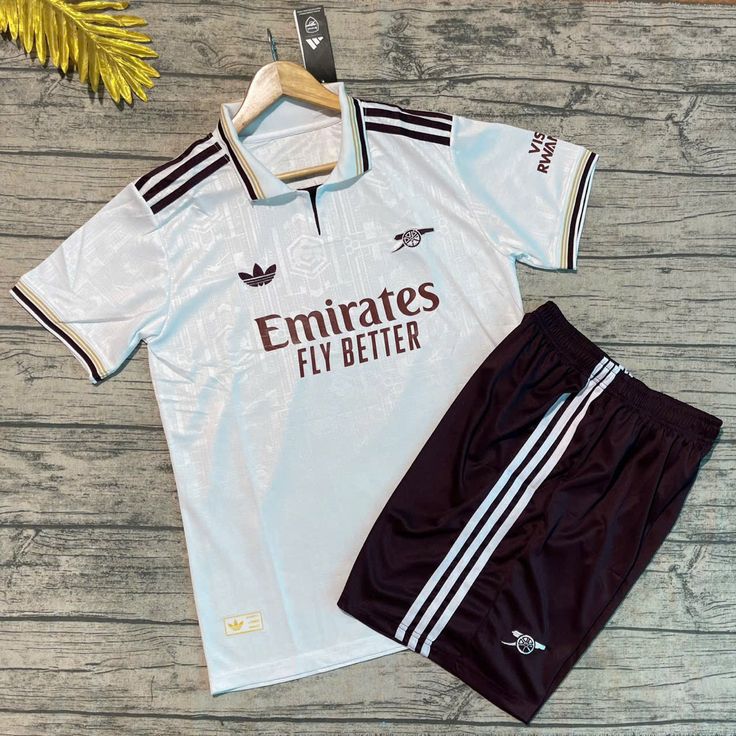 PRICE DROP! Arsenal FC Kids' Kit 25/26 – Full 2-Piece Jersey & Shorts Set. Tired of replacing worn-out play clothes? Our Arsenal Away Set is engineered for the high-impact energy of active kids.