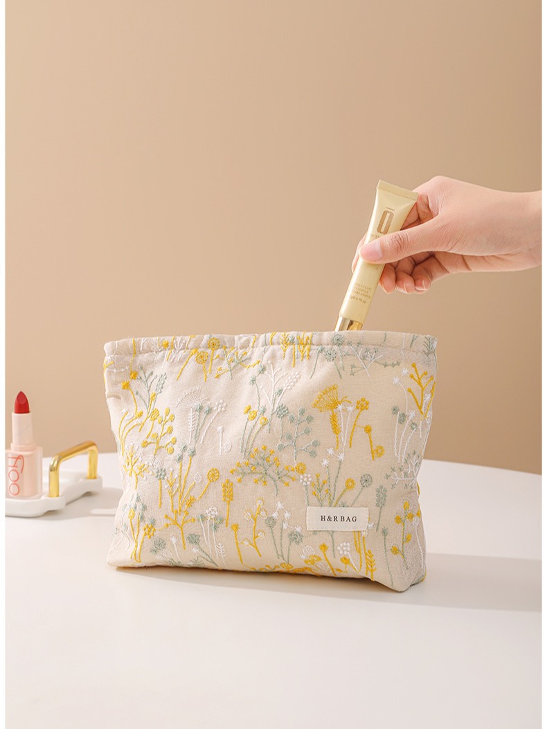 Ramie cotton and linen plant embroidery cosmetic bag hand-held portable canvas storage bag lipstick skin care products toiletry bag