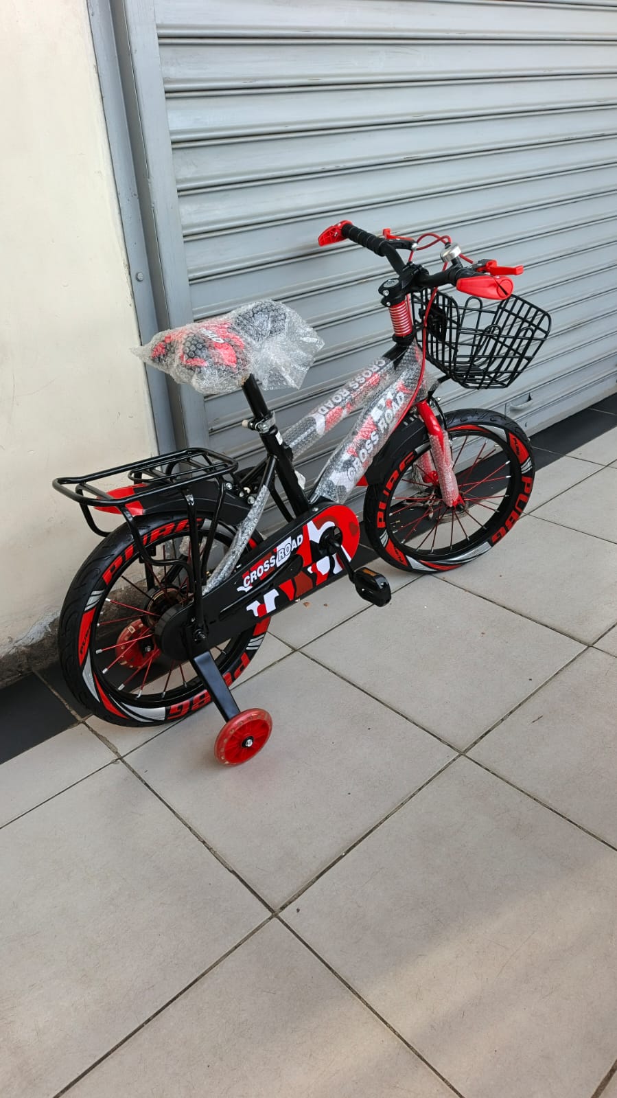 Kids Bicycle 16 Inch Durable Learning Bike for Children Ages 4 to 14 with Training Wheels Front Basket Rear Carrier Safe Comfortable Outdoor Riding