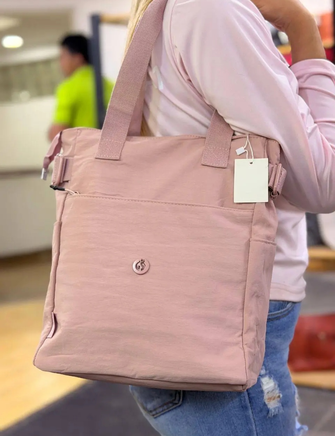 🔥 NEW ARRIVALS – TOTE BAGS YOU’LL LOVE 🔥
STEP OUT IN STYLE WITH OUR TRENDY, EVERYDAY TOTE BAGS — WHERE FASHION MEETS FUNCTION EFFORTLESSLY ✨