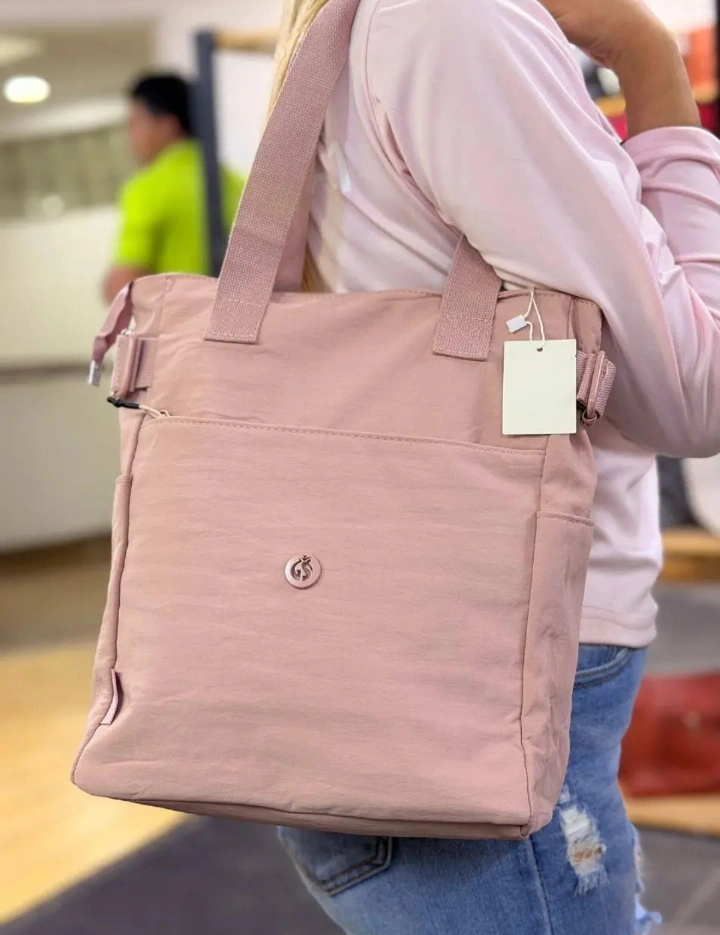 🔥 NEW ARRIVALS – TOTE BAGS YOU’LL LOVE 🔥
STEP OUT IN STYLE WITH OUR TRENDY, EVERYDAY TOTE BAGS — WHERE FASHION MEETS FUNCTION EFFORTLESSLY ✨