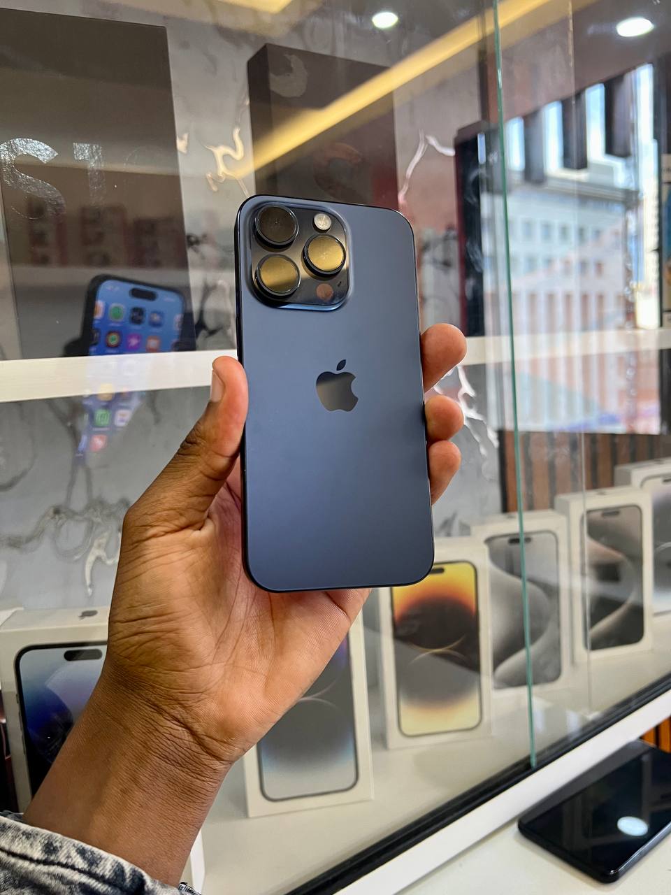 IPHONE 15 PRO DELIVERS A17 PRO SPEED, TITANIUM BUILD, PRO-LEVEL 48MP CAMERA, SMOOTH 120HZ DISPLAY, AND USB-C — BUILT FOR PERFORMANCE AND PREMIUM EVERYDAY USE.