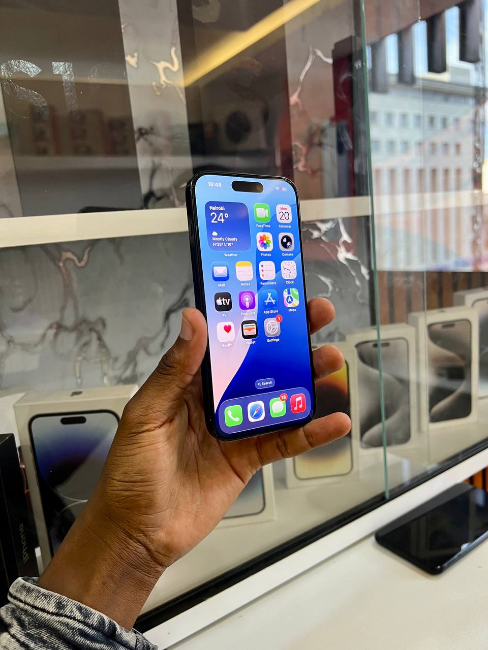 IPHONE 15 PRO DELIVERS A17 PRO SPEED, TITANIUM BUILD, PRO-LEVEL 48MP CAMERA, SMOOTH 120HZ DISPLAY, AND USB-C — BUILT FOR PERFORMANCE AND PREMIUM EVERYDAY USE.