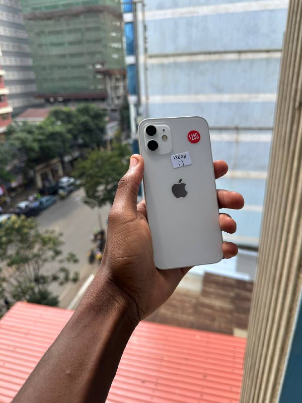 IPHONE 12 FEATURES A 6.1-INCH OLED DISPLAY, A14 BIONIC CHIP, DUAL 12MP CAMERAS, 5G SUPPORT, AND A 90%+ BATTERY HEALTH FOR STRONG DAILY PERFORMANCE.