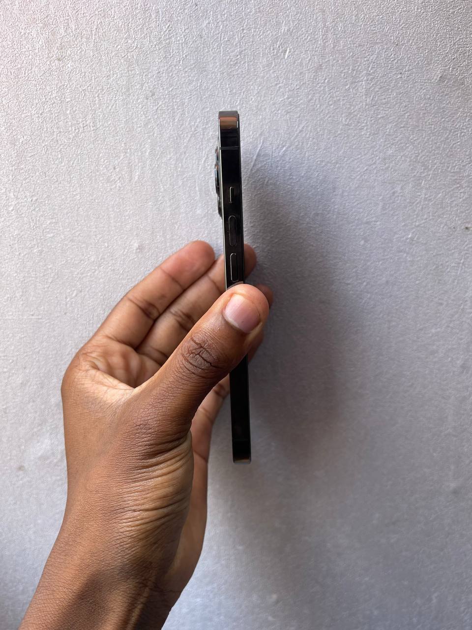 IPHONE 13 Pro IN EXCELLENT CONDITION, FULLY FUNCTIONAL WITH STRONG PERFORMANCE AND PREMIUM BUILD; MINOR BLACK SPOT ON SCREEN THAT DOES NOT AFFECT USABILITY OR OVERALL EXPERIENCE