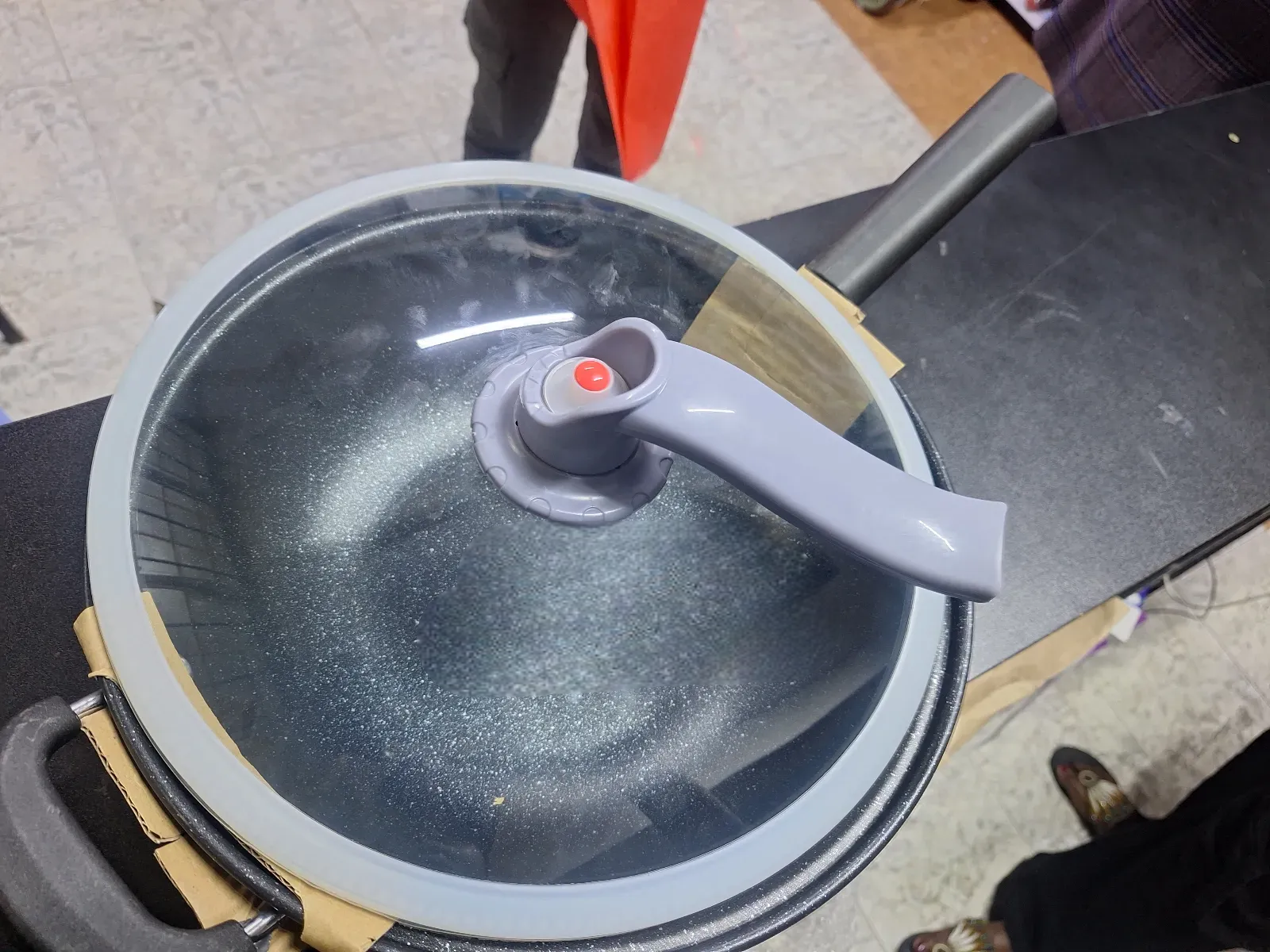 32CM Non-Stick Wok Pan with Glass Lid | Deep Frying Pan | Scratch-Resistant Cooking Wok | Even Heat Distribution | Pressure Release Lid