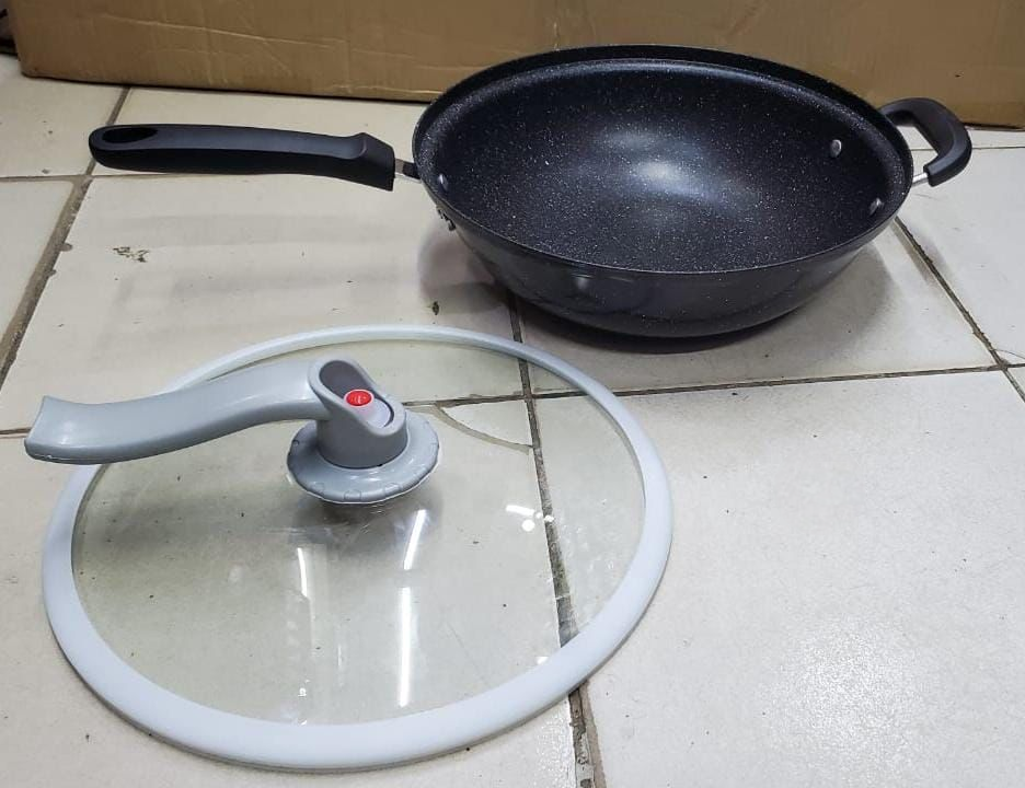 32CM Non-Stick Wok Pan with Glass Lid | Deep Frying Pan | Scratch-Resistant Cooking Wok | Even Heat Distribution | Pressure Release Lid