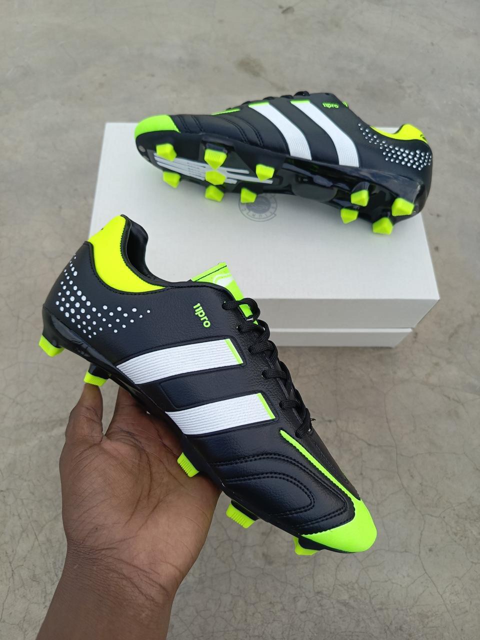 Latest🔥🔥🔥🔥🔥High Quality inter socks Football Soccer boots🔥🔥🔥🔥🔥 A very good Quality and very comfortable🔥🔥🔥🔥High Quality Football  boots🔥🔥🔥🔥🔥  very comfort COLOUR AS IN PICTURE