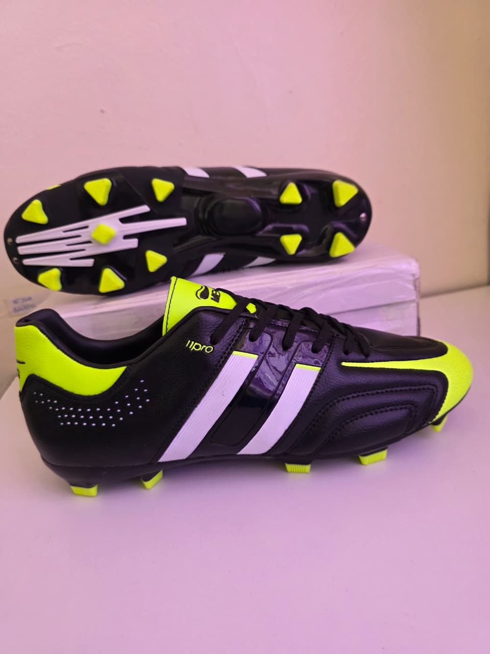 Latest🔥🔥🔥🔥🔥High Quality inter socks Football Soccer boots🔥🔥🔥🔥🔥 A very good Quality and very comfortable🔥🔥🔥🔥High Quality Football  boots🔥🔥🔥🔥🔥  very comfort COLOUR AS IN PICTURE