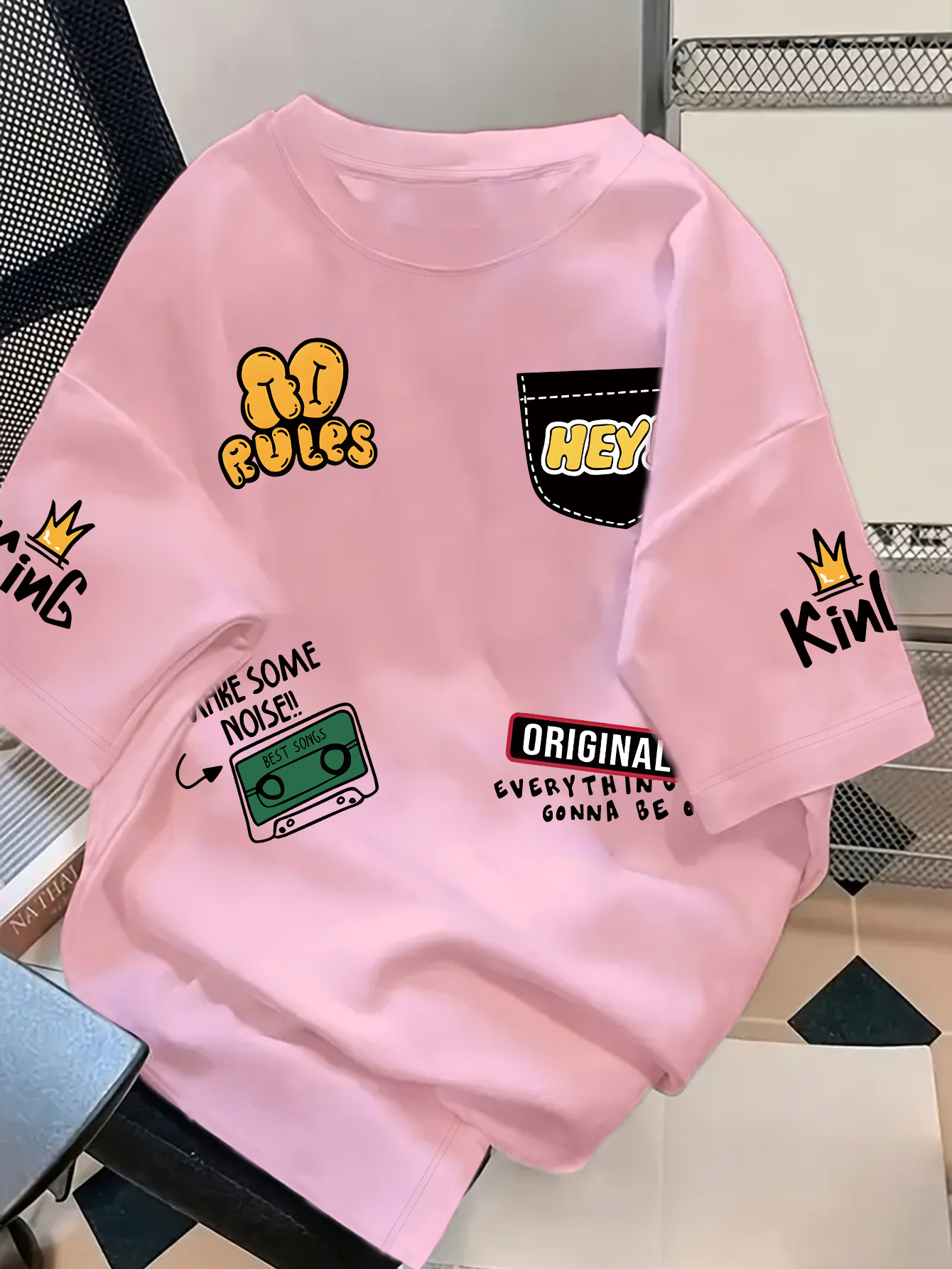 Vintage 90s Retro Graphic T-Shirt for  Women Loose  Crew Neck Casual Tee with Music Cassette King Print, Loose Fit Streetwear Top Relaxed Fit T-Shirt