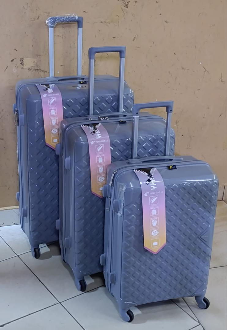 SUITCASE PEACH Fashion 3 IN 1 Unbreakable Luxurious Rubber Suitcase Briefcase Travel Bag Travel in style with this fashion-forward 3-in-1 luggage set. Crafted from unbreakable rubber