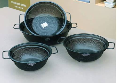 Colander kitchen stainless mesh baskets with handle for draining and straining, vegetables, fruits, rice quickly.