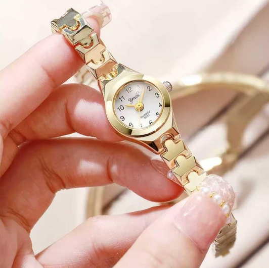 Elegant Gold Quartz Watch with Unique Link Design - Perfect for Daily Wear