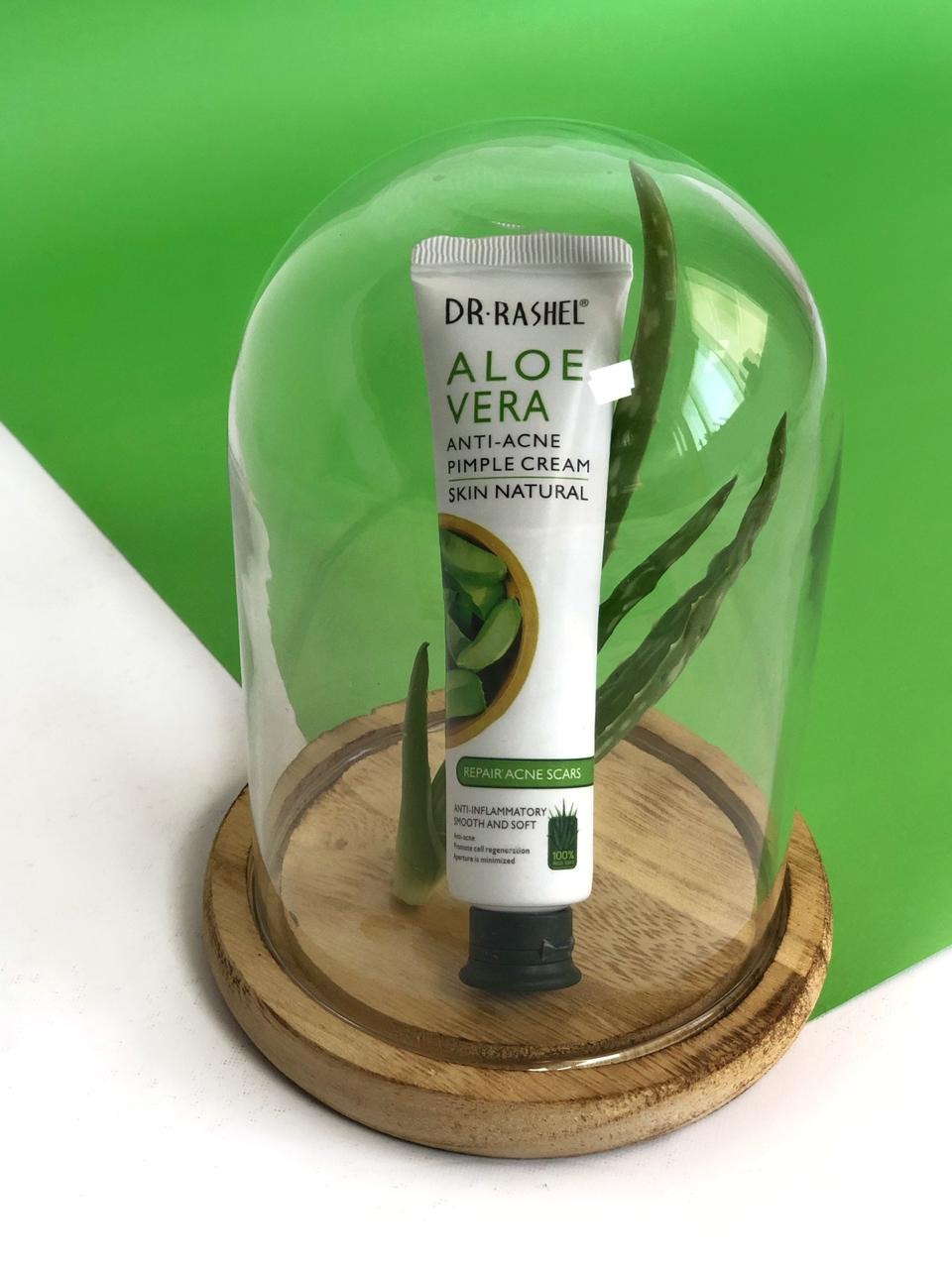DR Rashel Aloe Vera Anti-Acne Pimple Cream 30g is an acne treatment product that uses the anti-inflammatory and healing properties of aloe vera to soothe skin, control breakouts, and fade acne scars.