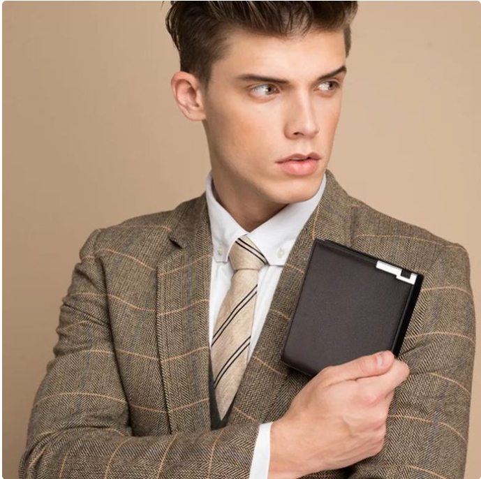 Men's Stylish Wallet, Multi-card Slot Ultra-thin Card Holder small wallet has a compact and portable design that can be easily carried, and you can keep the chain wallet in your pockets and pockets