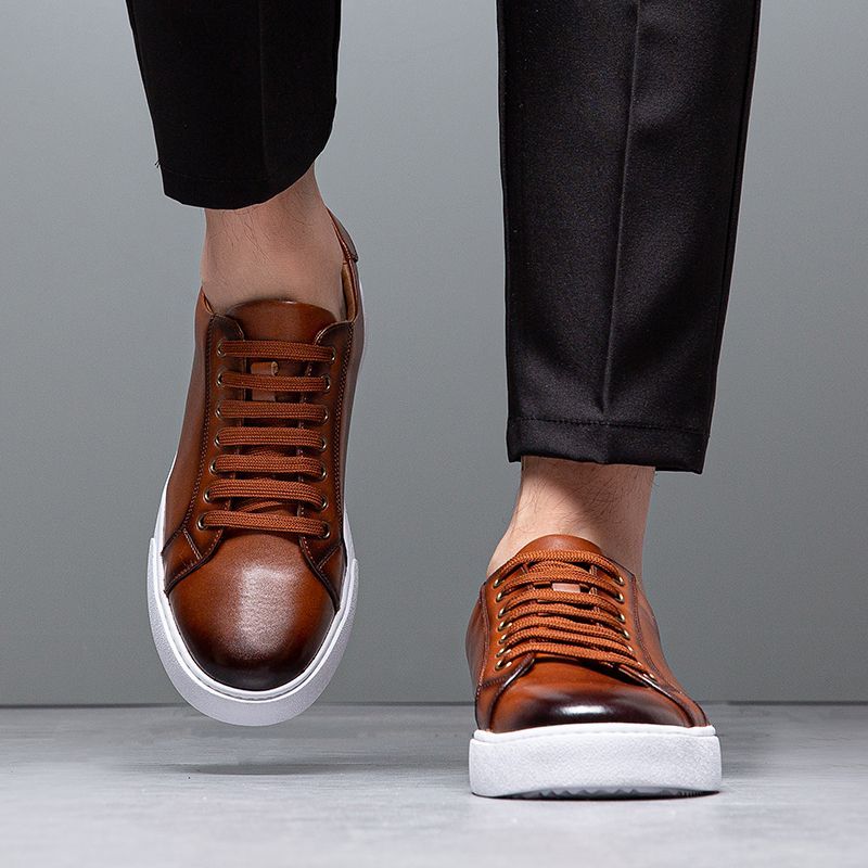 High end men's low cut anti slip and wear-resistant plus size trendy youth board shoes travel lightweight soft soled shoes men's shoes