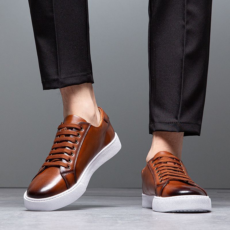 High end men's low cut anti slip and wear-resistant plus size trendy youth board shoes travel lightweight soft soled shoes men's shoes