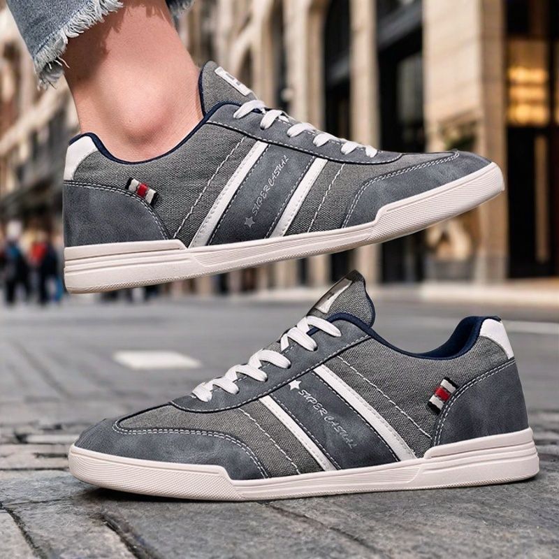 Boys' low cut, anti slip, wear-resistant, plus size trendy youth board shoes, travel lightweight, soft soled, work striped shoes, men's shoes
