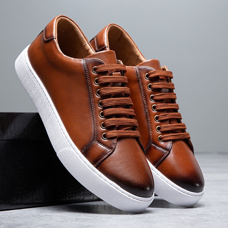 High end men's low cut anti slip and wear-resistant plus size trendy youth board shoes travel lightweight soft soled shoes men's shoes