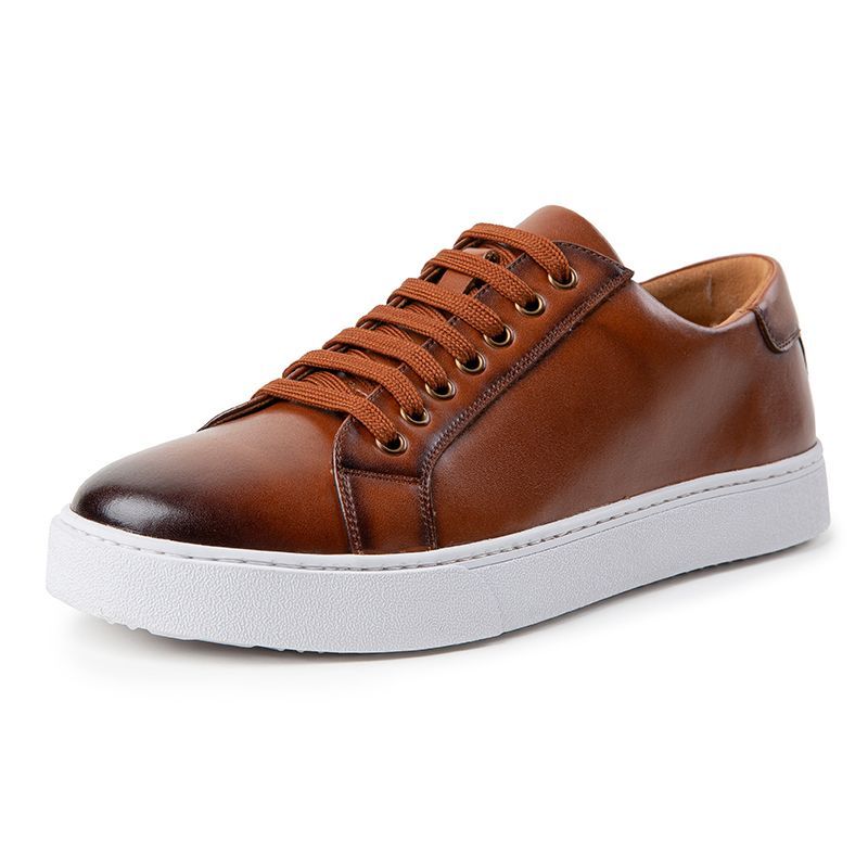 High end men's low cut anti slip and wear-resistant plus size trendy youth board shoes travel lightweight soft soled shoes men's shoes