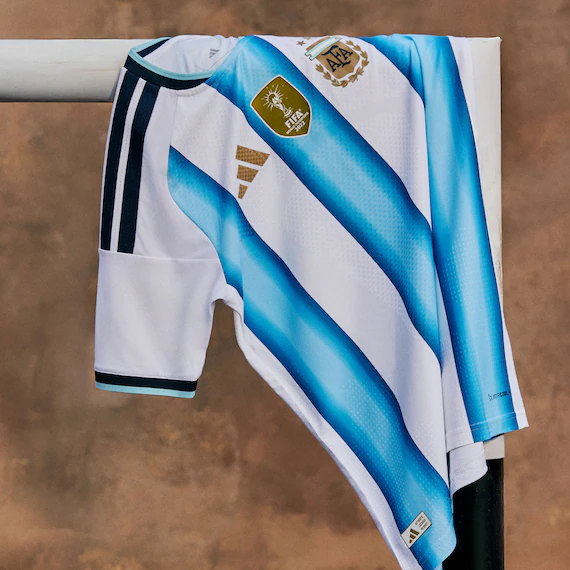 💙 CELESTE DREAM • WORLD CUP 2026 🇦🇷 Argentina Fan Jersey – Sky Blue & White Football Kit ⚽ Breathable Sports Wear 🏆 Premium Replica Edition