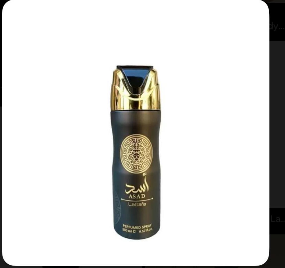 Lattafa Asad 200ml: Matte black can with gold lion medallion, gold cap. Warm spicy-sweet scent of black pepper, pineapple, tobacco, coffee, patchouli, amber, vanilla. Bold, long-lasting, strong projec