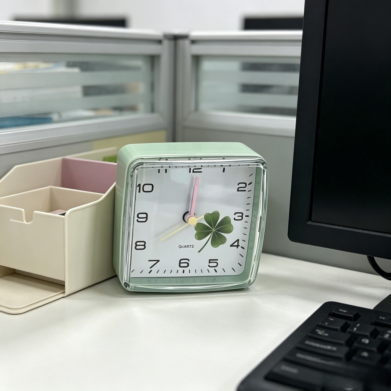 Compact Alarm Clocks Square Clock Electronic Number Double Bell Desk 12/24H Loud Alarm Clock for Kids and Adults Bedroom Home Decoration Portable Alarm Clock