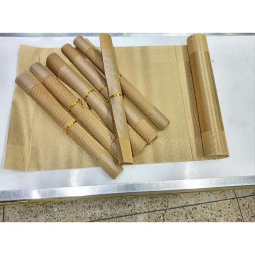 A Set of 1 Table Runner (30x180cm) & 6pcs Table Mats