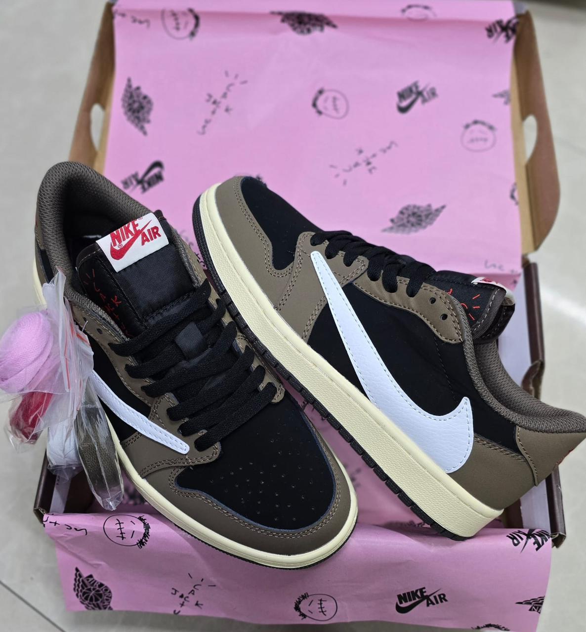 J1 low cactus Unisex Sneakers dark mocha